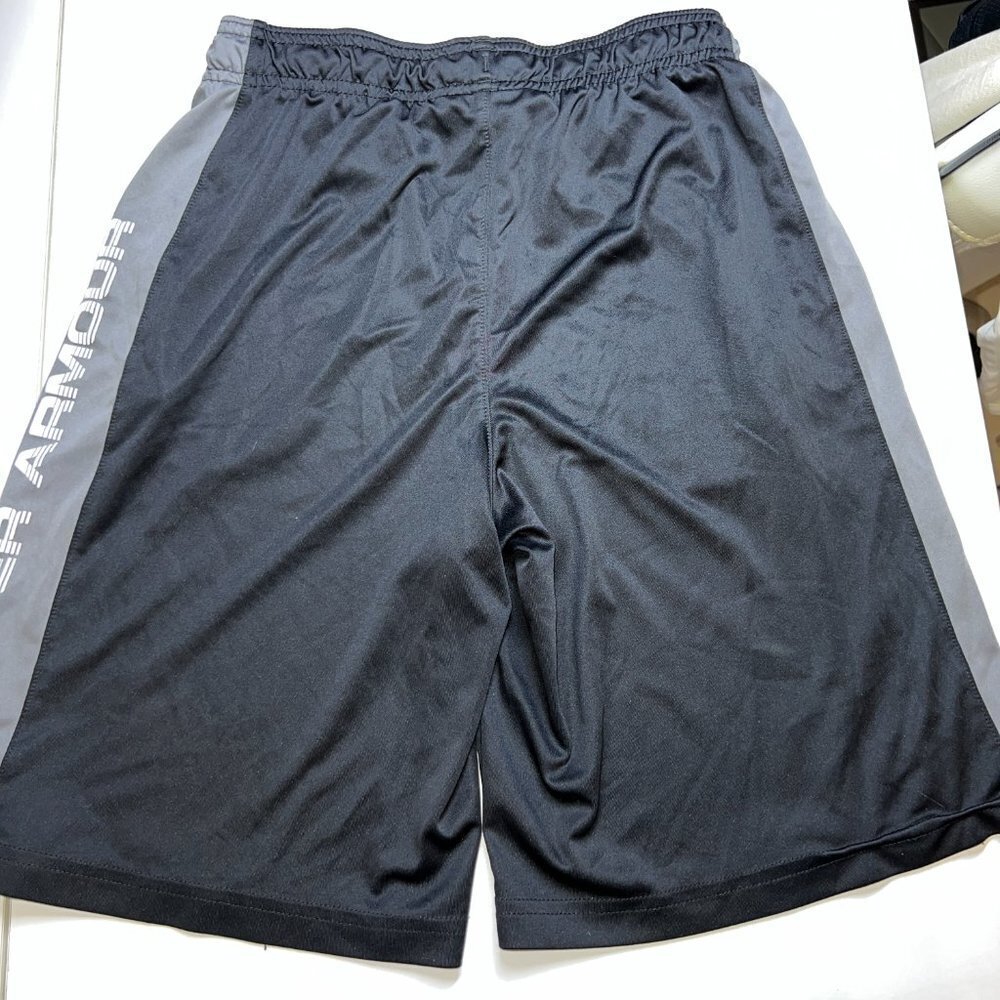 Boys under armour athletic shorts JM